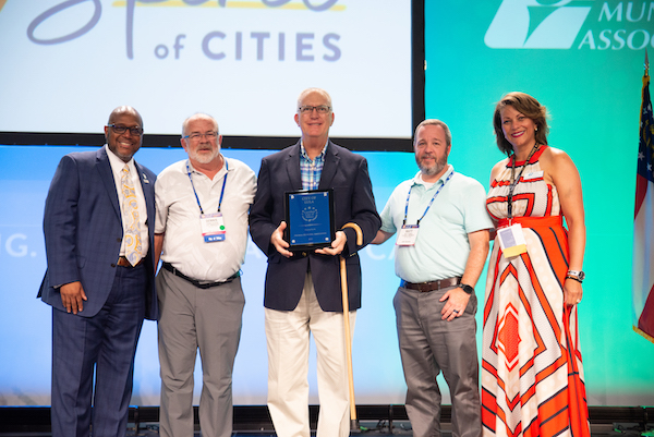 The city of Lula receives City of Ethics recognition. 